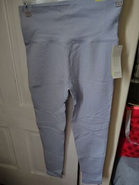 NWT All in motion Light Lavender Textured High-rise Leggings XL
